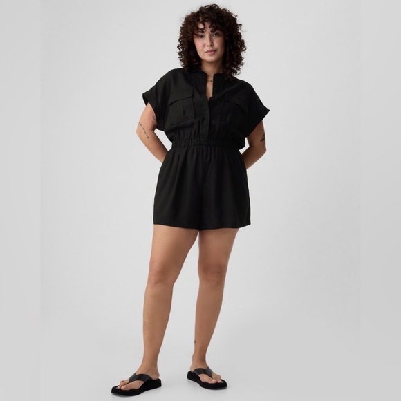 NWT! GAP Black Linen-Blend Utility Romper - Size Medium - Picture 4 of 7